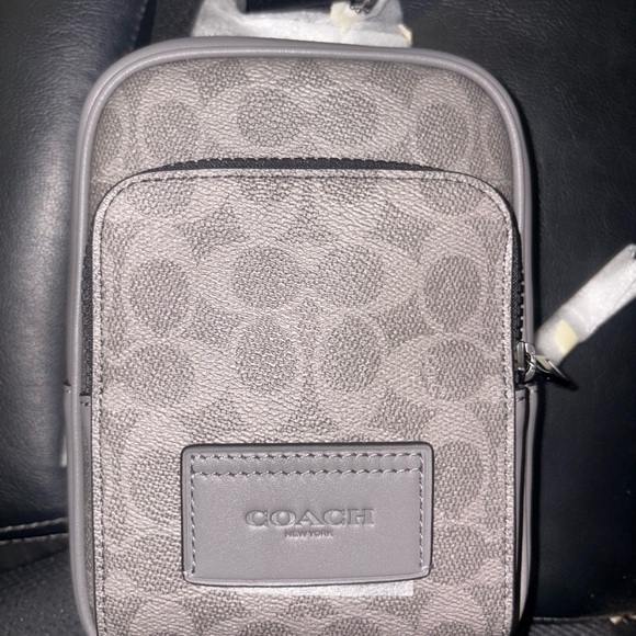 Coach - Picture 9 of 9